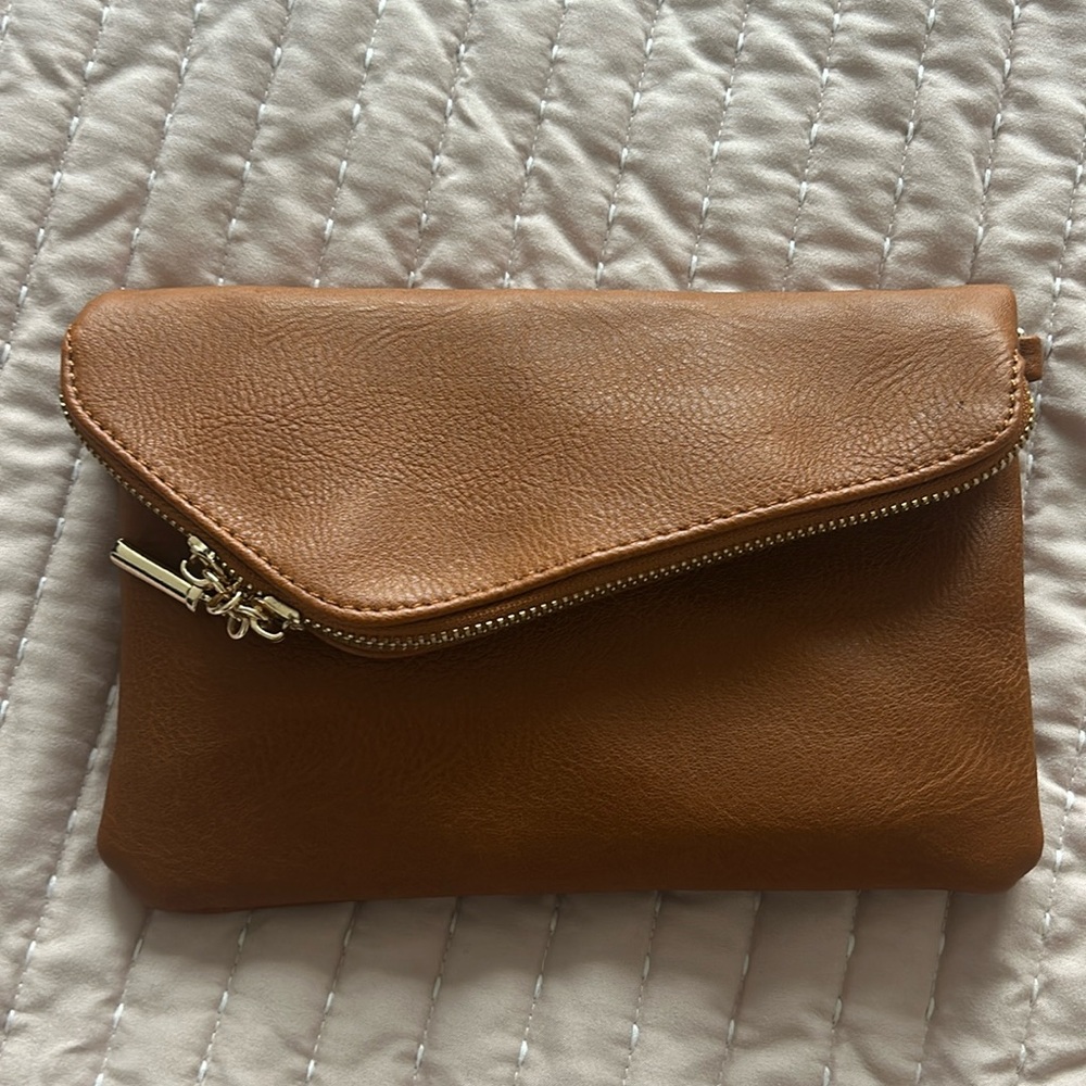 BRAND NEW **Faux leather purse